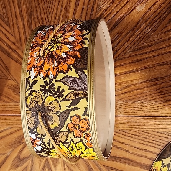 Vintage Princess Sewing Box - Picture 4 of 6